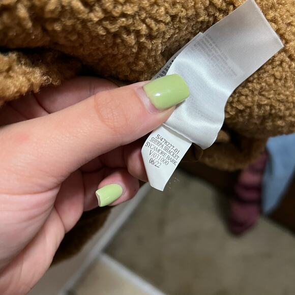 Old Navy Cozy Sherpa Jacket Sycamore Bark Size XL Teddy Shacket Sweater Camel - Picture 9 of 9